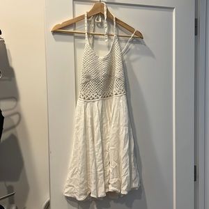 BNWT HOLLISTER FLOWY WHITE MINI DRESS - XS